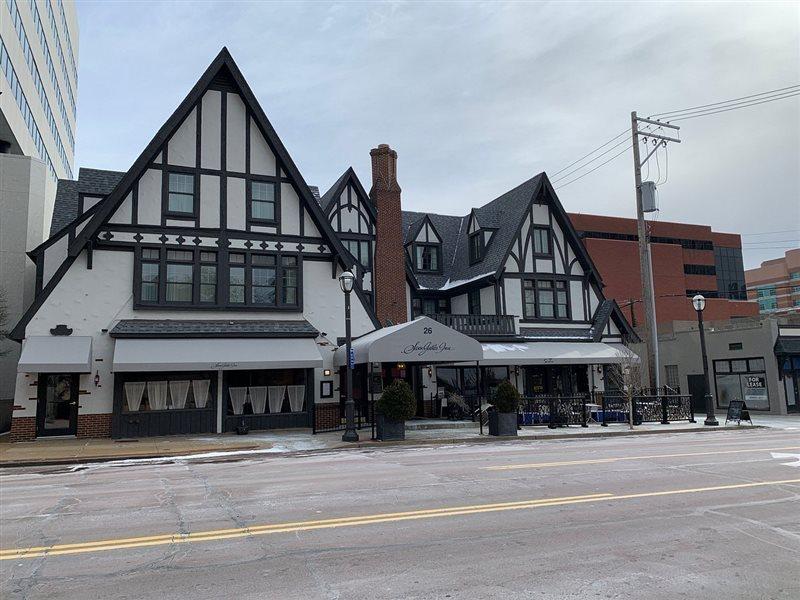 Seven Gables Inn, St Louis West, A Tribute Portfolio Hotel Clayton Exterior foto